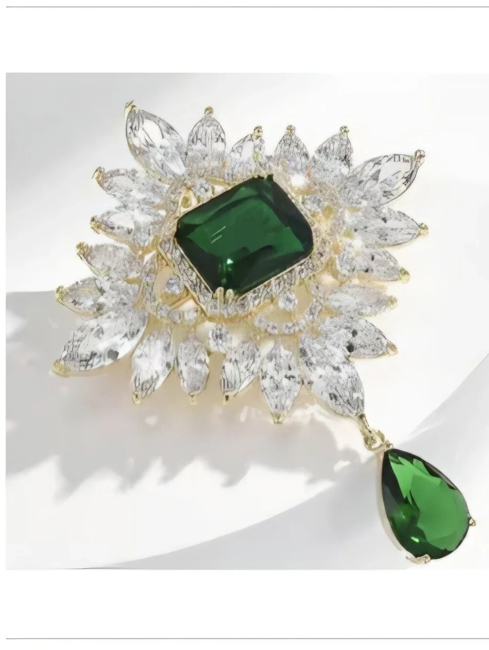 NEW ELEGANT ZIRCON CRYSTAL CORSAGE - BEAUTIFUL BAROQUE PIN